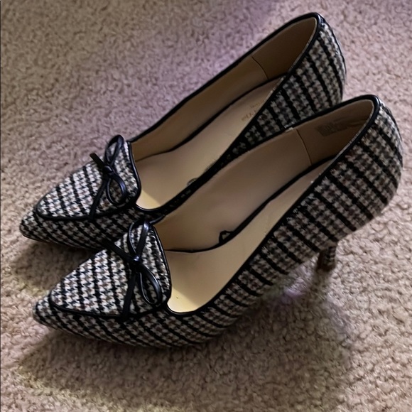Liz Claiborne Stylish Women's Tweed Heels - Picture 4 of 5